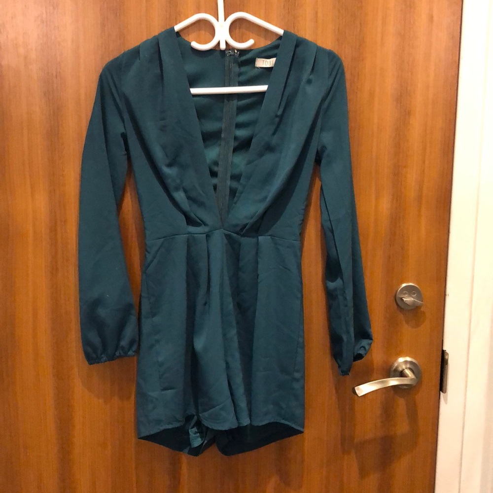 Tobi XS Longe Sleeve Romper